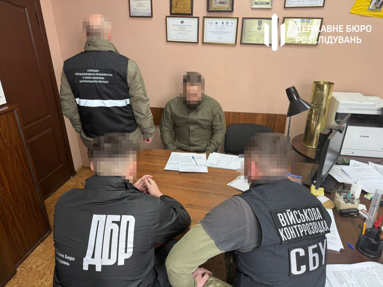 Військовий, який привласнив прилади нічного бачення на 4,5 млн грн, отримав 10 років в'язниці: деталі справи. Фото
