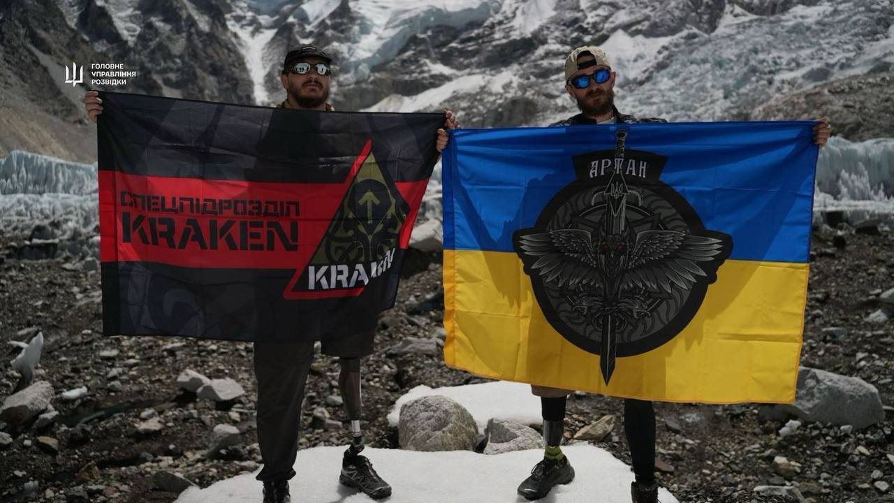 "Туда люди с двумя ногами не поднимаются": ветераны ГУР с ампутациями покорили Гималаи и поделились впечатлениями. Фото