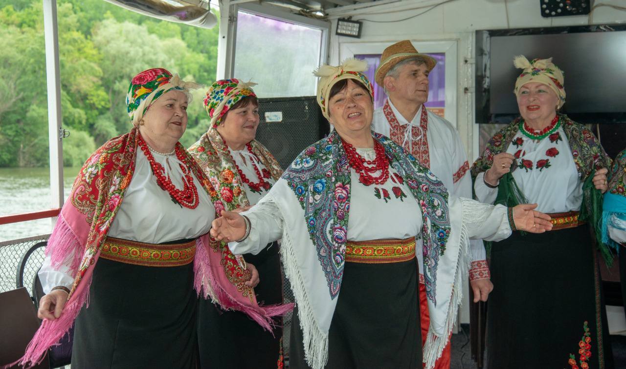 В Приднестровье набирает обороты украинское движение: в Тирасполе отметили День вышиванки. Фото