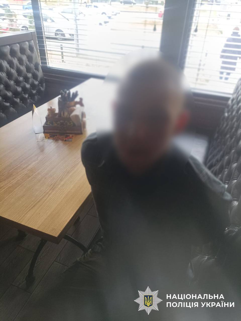 У Києві пасажир легковика стріляв з вікна машини. Відео