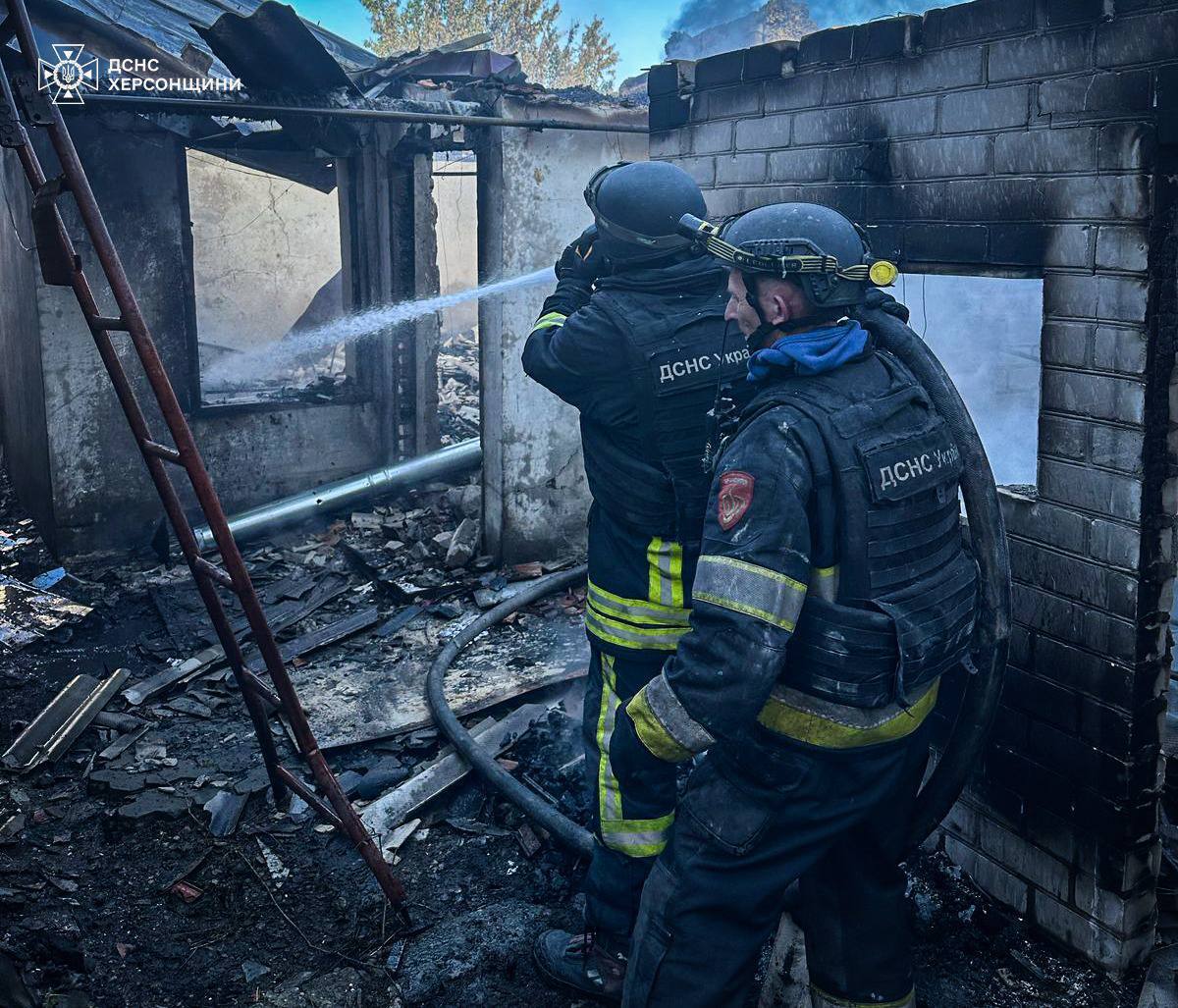На Херсонщині дрон впав у двір приватного будинку, загинув чоловік: подробиці