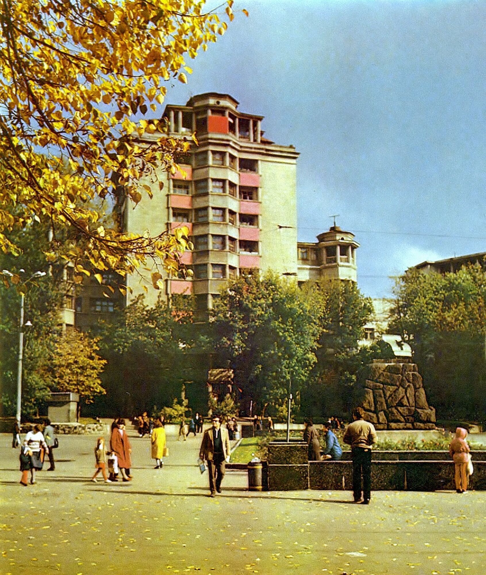 В сети показали, как выглядел Печерск в Киеве в 1988-1993 годах. Старые фото