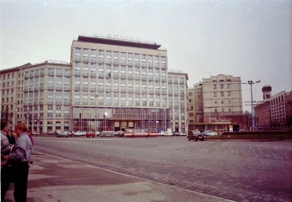 В сети показали, как выглядел Печерск в Киеве в 1988-1993 годах. Старые фото