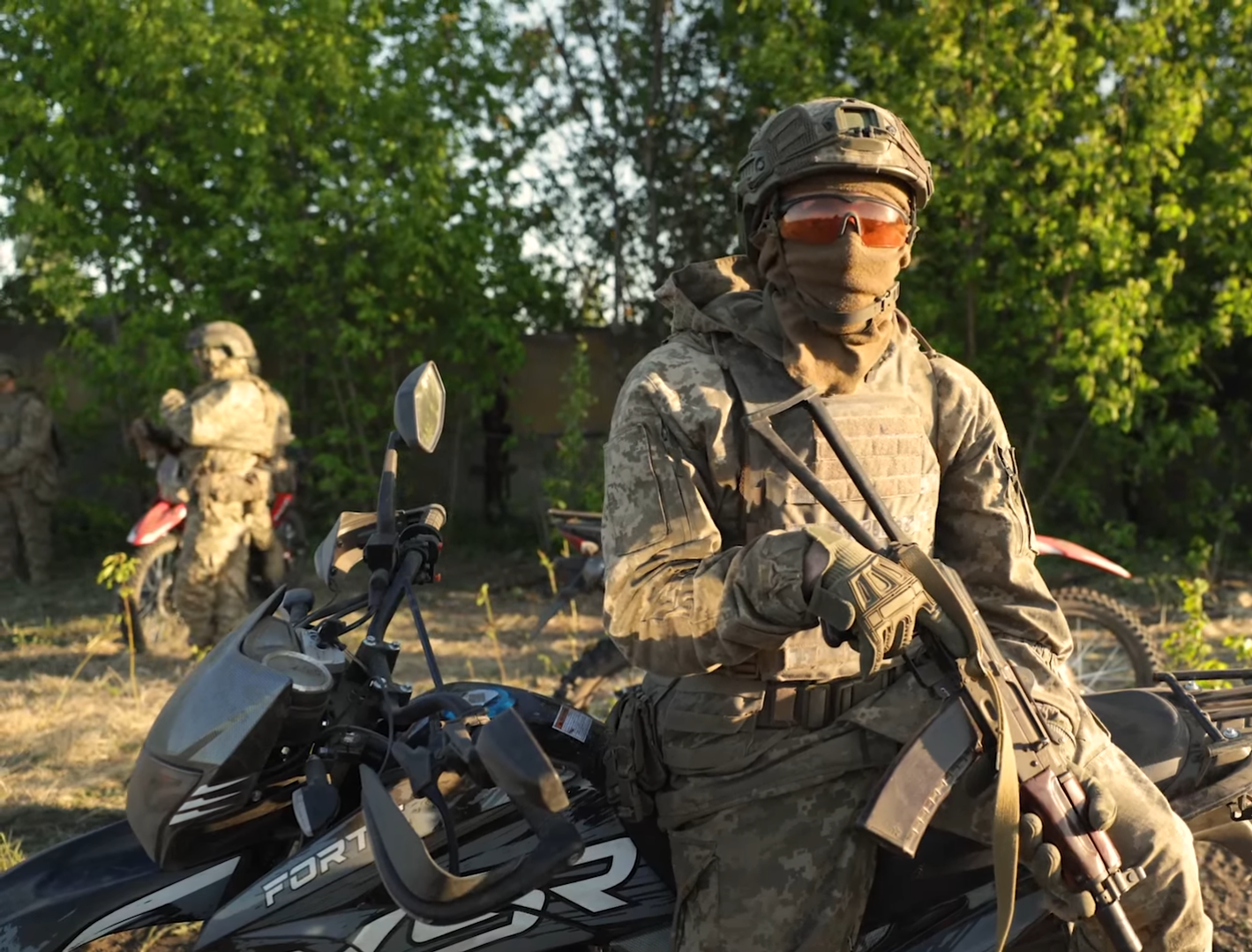 Швидкість стала зброєю: у ЗСУ створили першу штурмову мотоциклетну роту. Відео