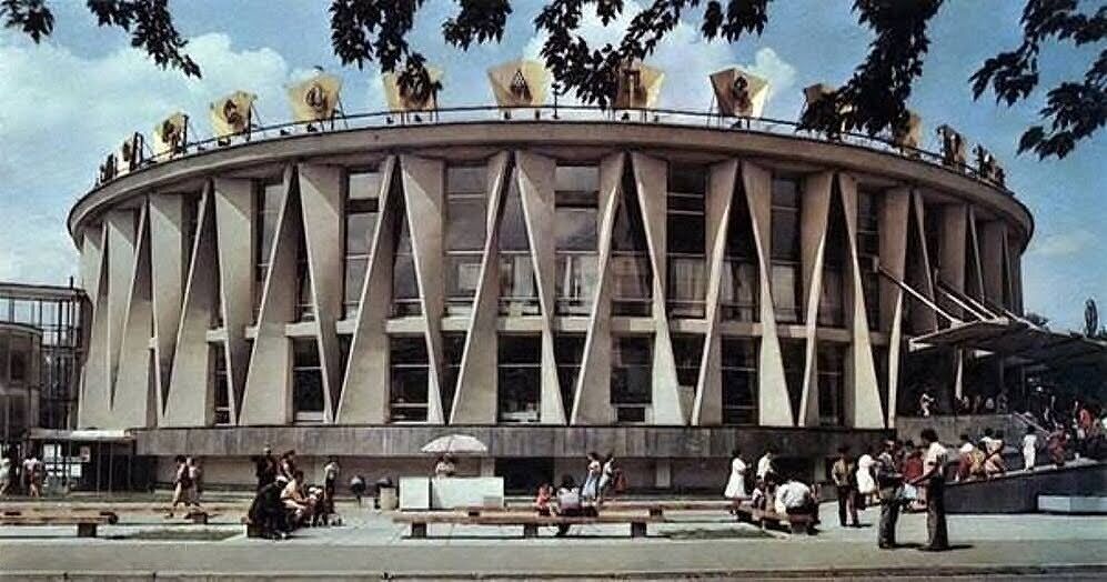 В сети показали, как выглядел Печерск в Киеве в 1988-1993 годах. Старые фото