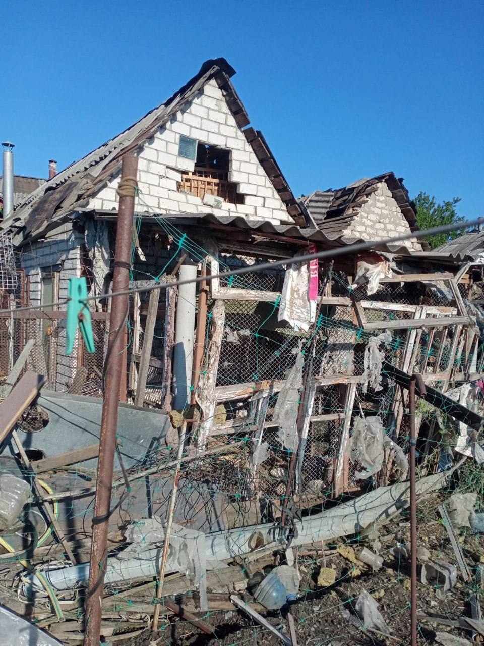 Окупанти знову вдарили по Харківщині: загинула людина, семеро постраждалих. Фото