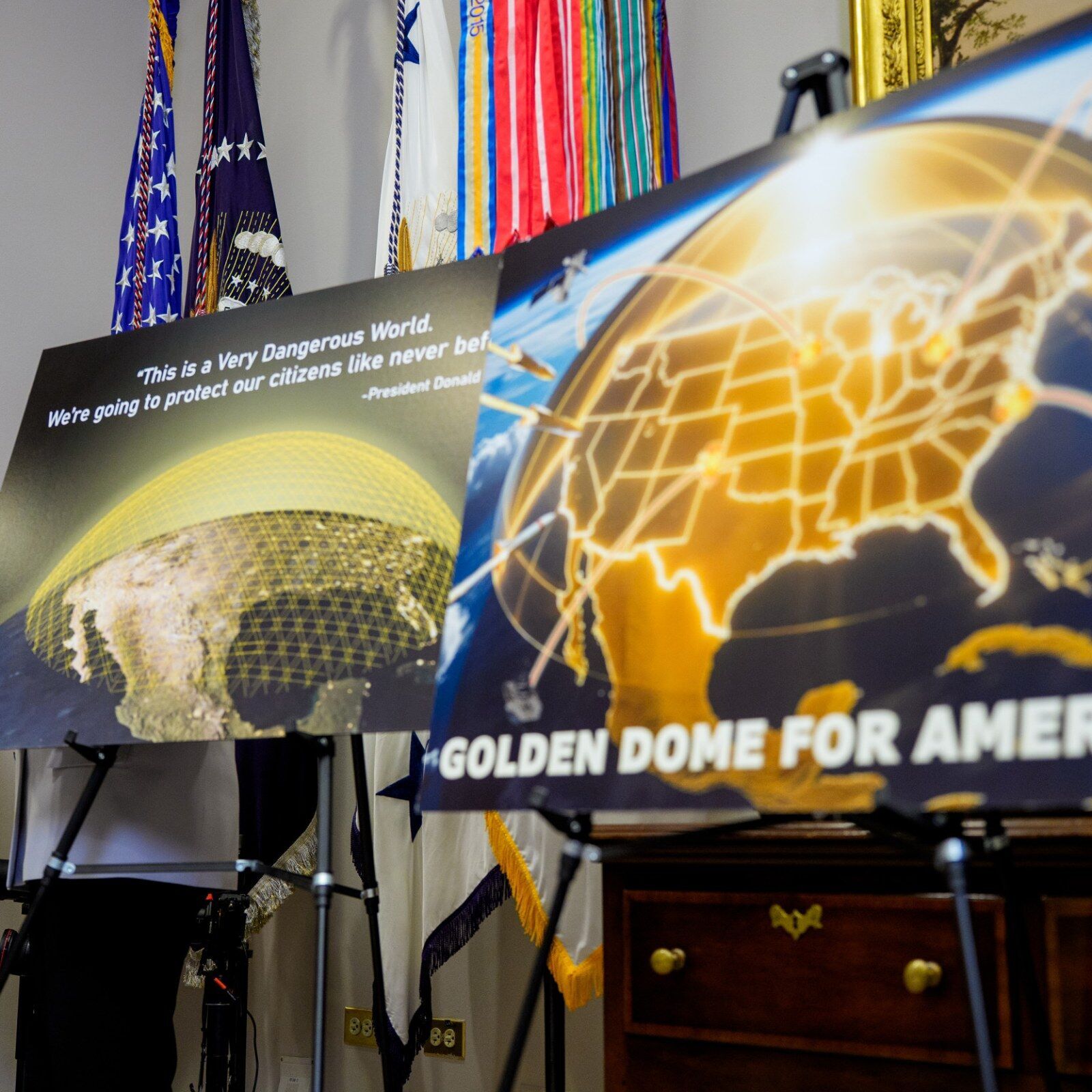 Передбачається розміщення перехоплювачів у космосі: Трамп розповів про нову американську систему ПРО Golden Dome