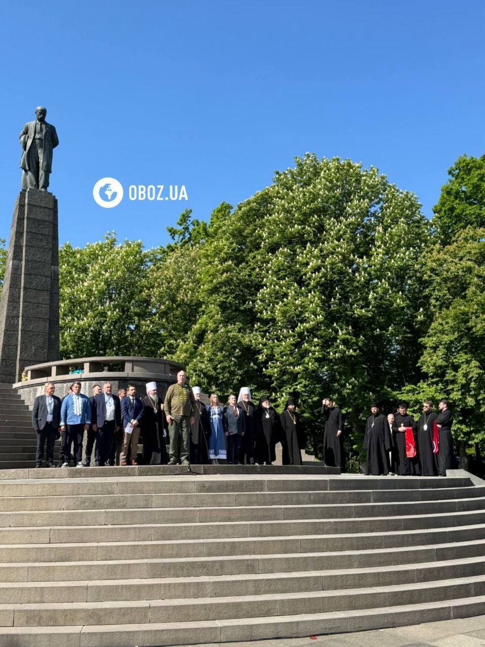 Серед степу широкого, на Вкраїні милій: у Каневі відзначили річницю перепоховання Тараса Шевченка. Фото