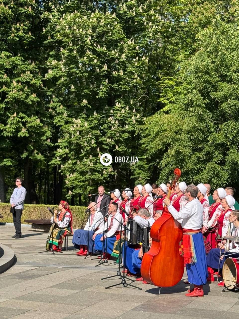 Серед степу широкого, на Вкраїні милій: у Каневі відзначили річницю перепоховання Тараса Шевченка. Фото