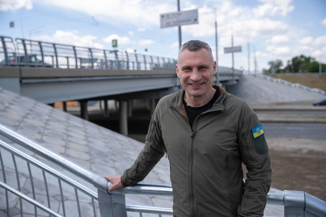 Кличко показав, як відремонтували ще один міст на Оболоні в Києві, та розповів подробиці. Фото
