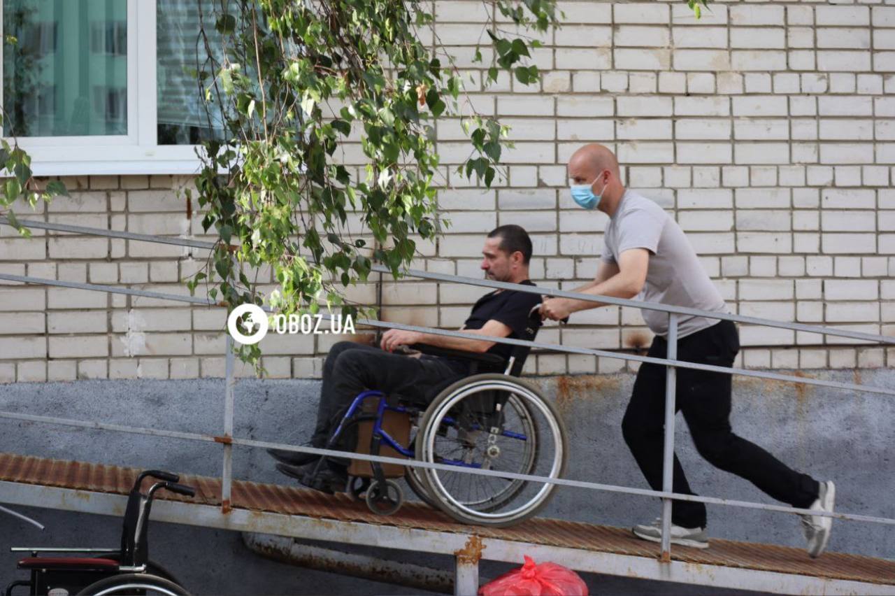 Україна та Росія провели найбільший обмін полоненими: додому повернулися 390 українців. Фото й відео