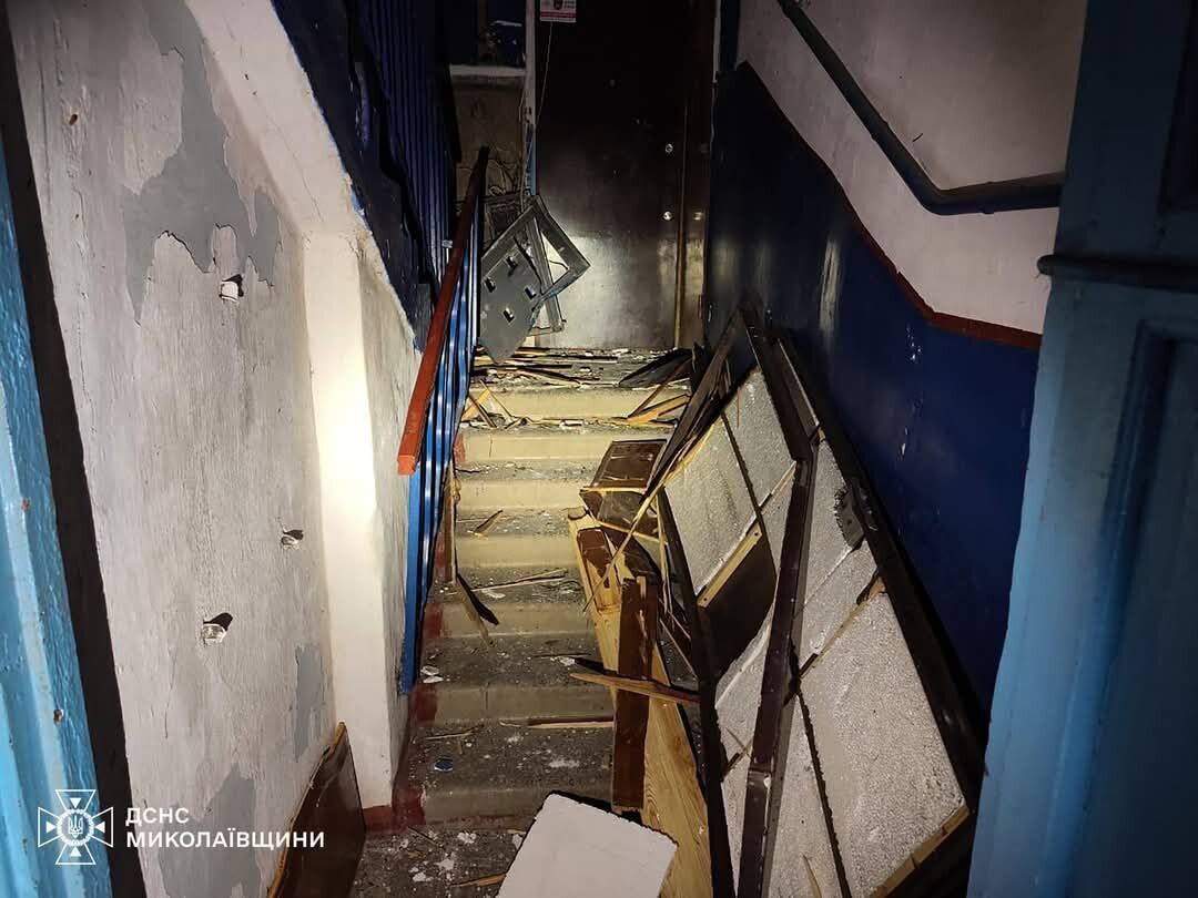 В Николаеве прогремел взрыв в многоэтажке: погибла женщина, эвакуировали десятки людей. Фото
