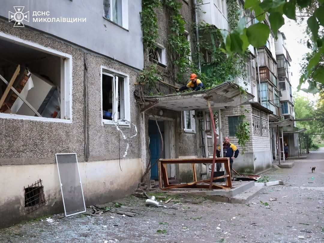 В Николаеве прогремел взрыв в многоэтажке: погибла женщина, эвакуировали десятки людей. Фото