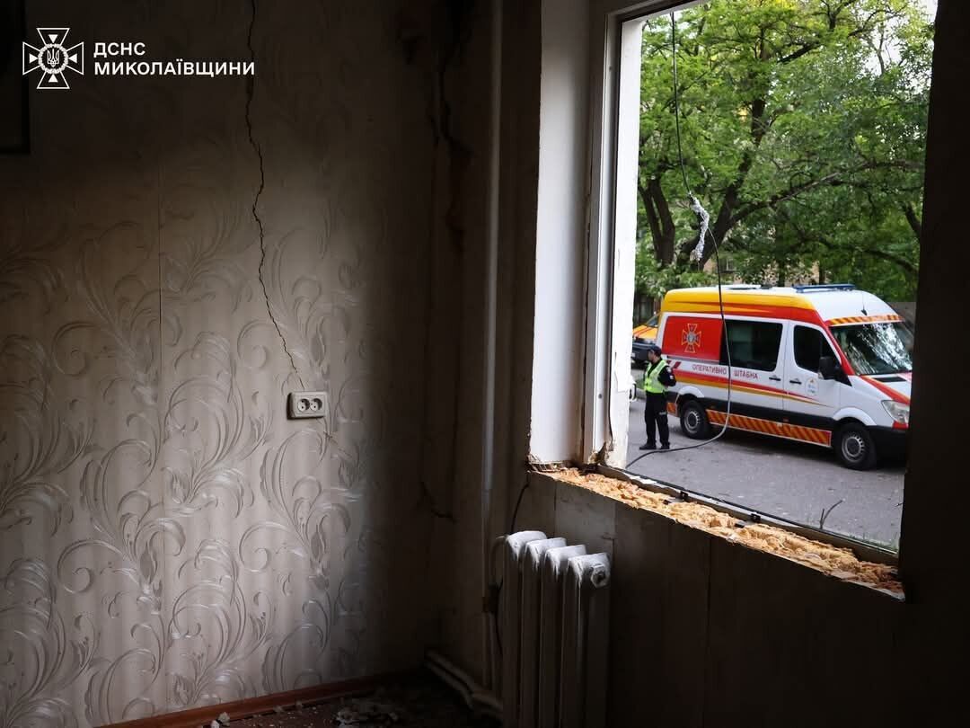 В Николаеве прогремел взрыв в многоэтажке: погибла женщина, эвакуировали десятки людей. Фото