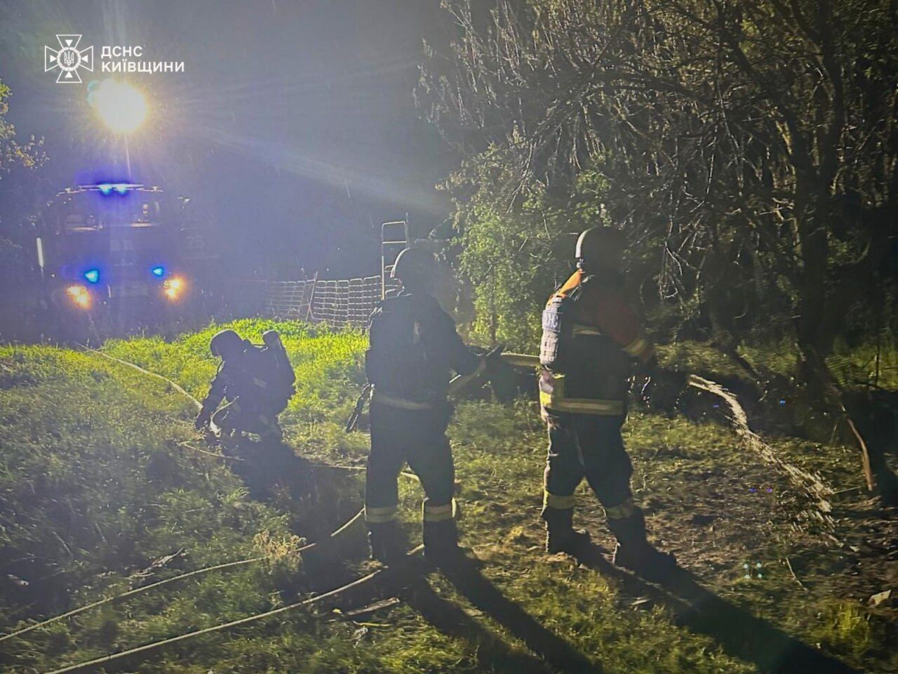 Враг ударил "Шахедами" по Киевщине: вспыхнул пожар, есть пострадавшие. Фото и видео