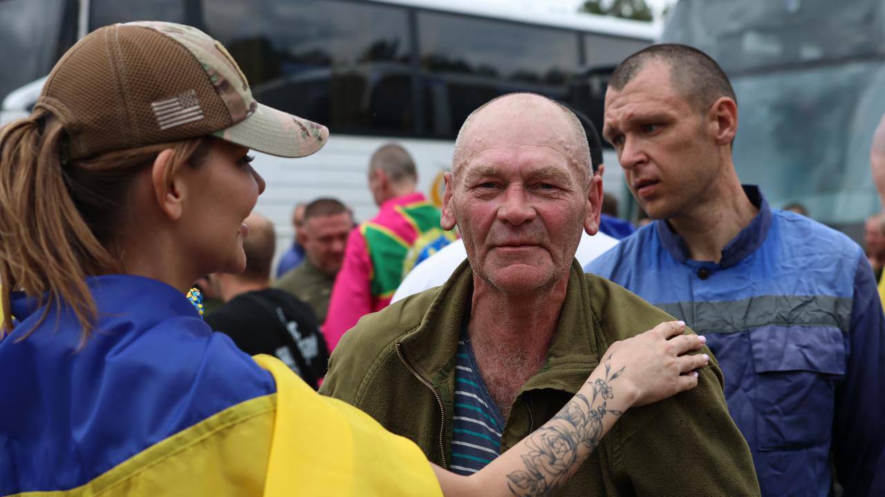 Ще 307 захисників удома: в Україну повернулись бійці ЗСУ, Нацгвардії та ДПСУ. Всі подробиці і фото