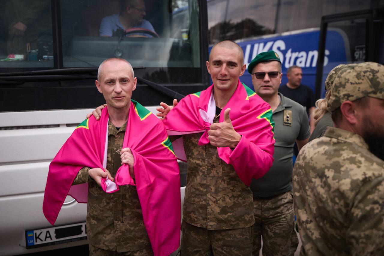Ще 307 захисників удома: в Україну повернулись бійці ЗСУ, Нацгвардії та ДПСУ. Всі подробиці і фото