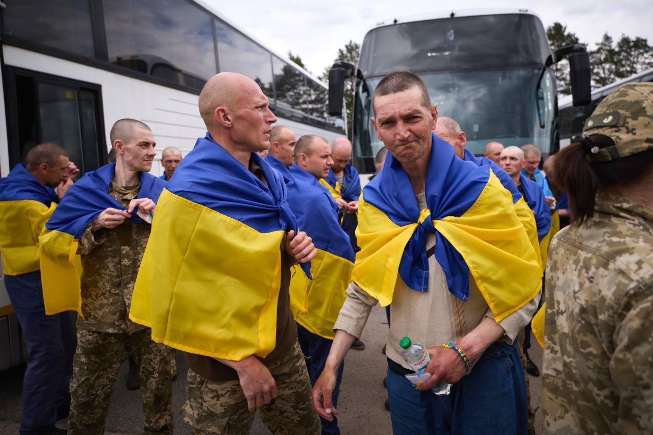 Ще 307 захисників удома: в Україну повернулись бійці ЗСУ, Нацгвардії та ДПСУ. Всі подробиці і фото