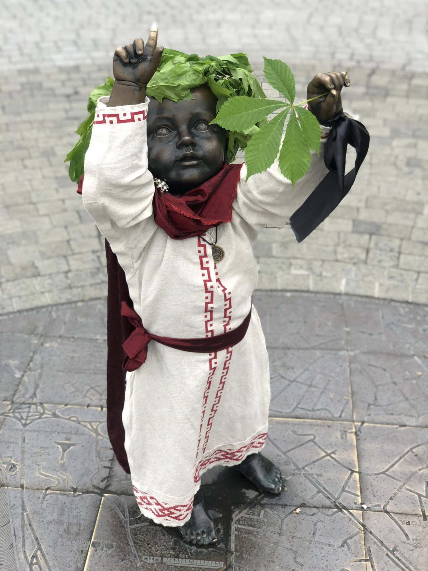 В Киеве малышей-основателей одели в образы князей ко Дню города. Фото