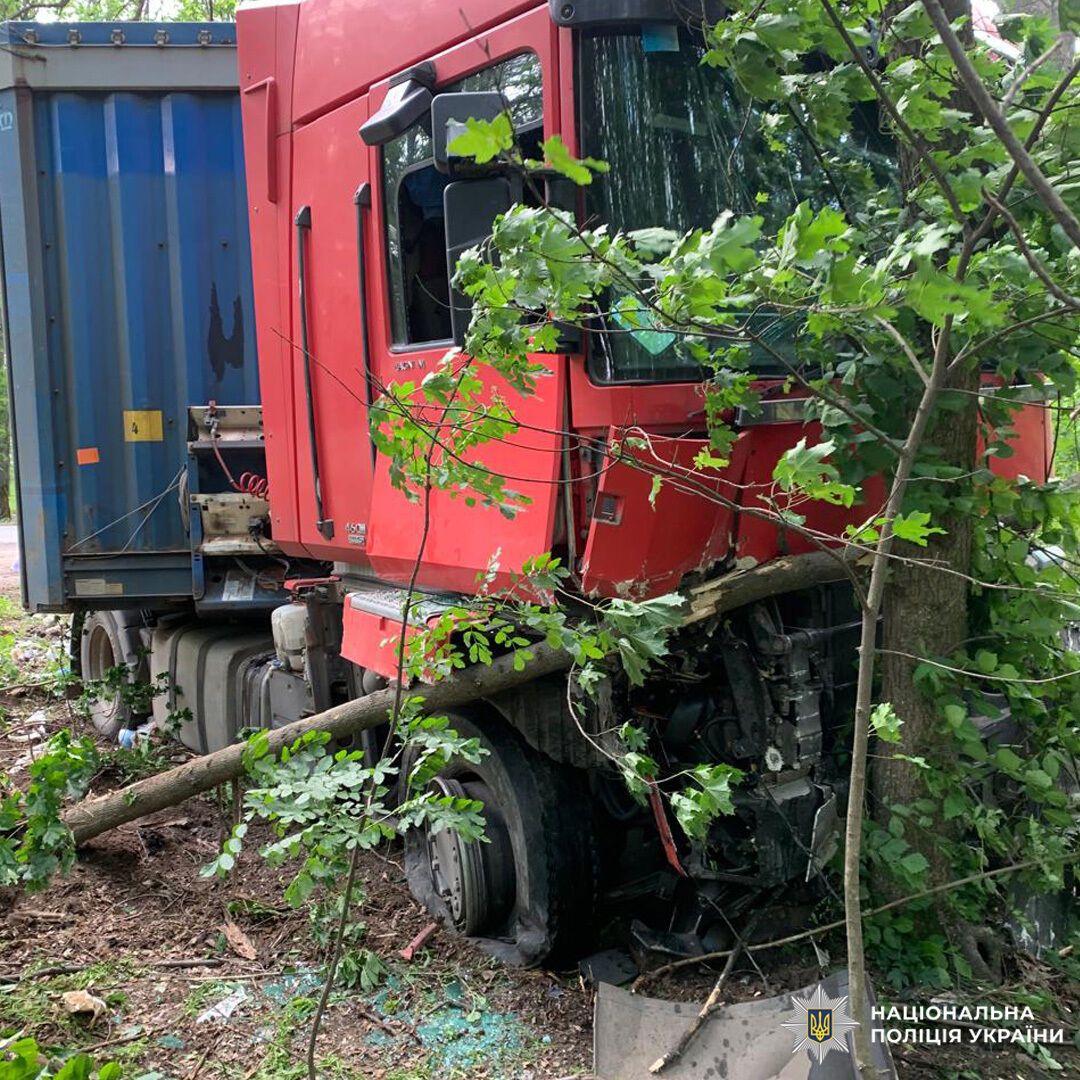 На Харьковщине в ужасном ДТП погибли женщина и 3-летняя девочка: виновник покончил жизнь самоубийством. Фото