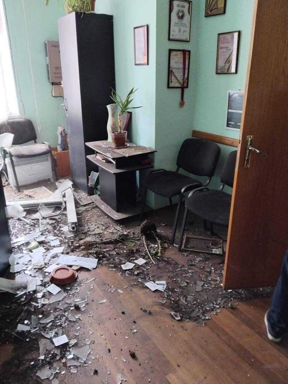 У столичний ліцей на Оболоні прийшла біда: через атаку РФ згоріла квартира дівчинки, яка переїхала з Маріуполя. Фото