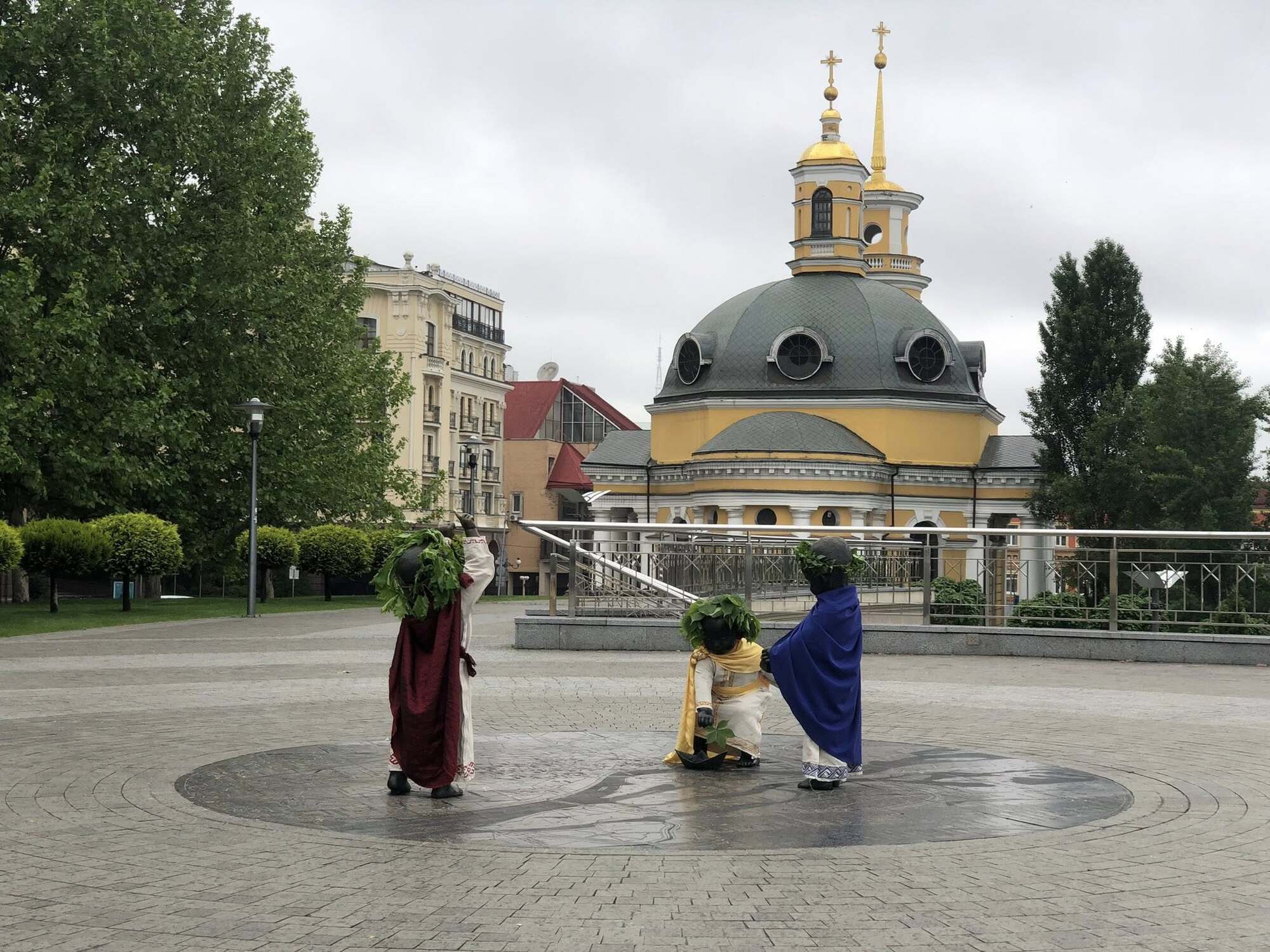 В Киеве малышей-основателей одели в образы князей ко Дню города. Фото