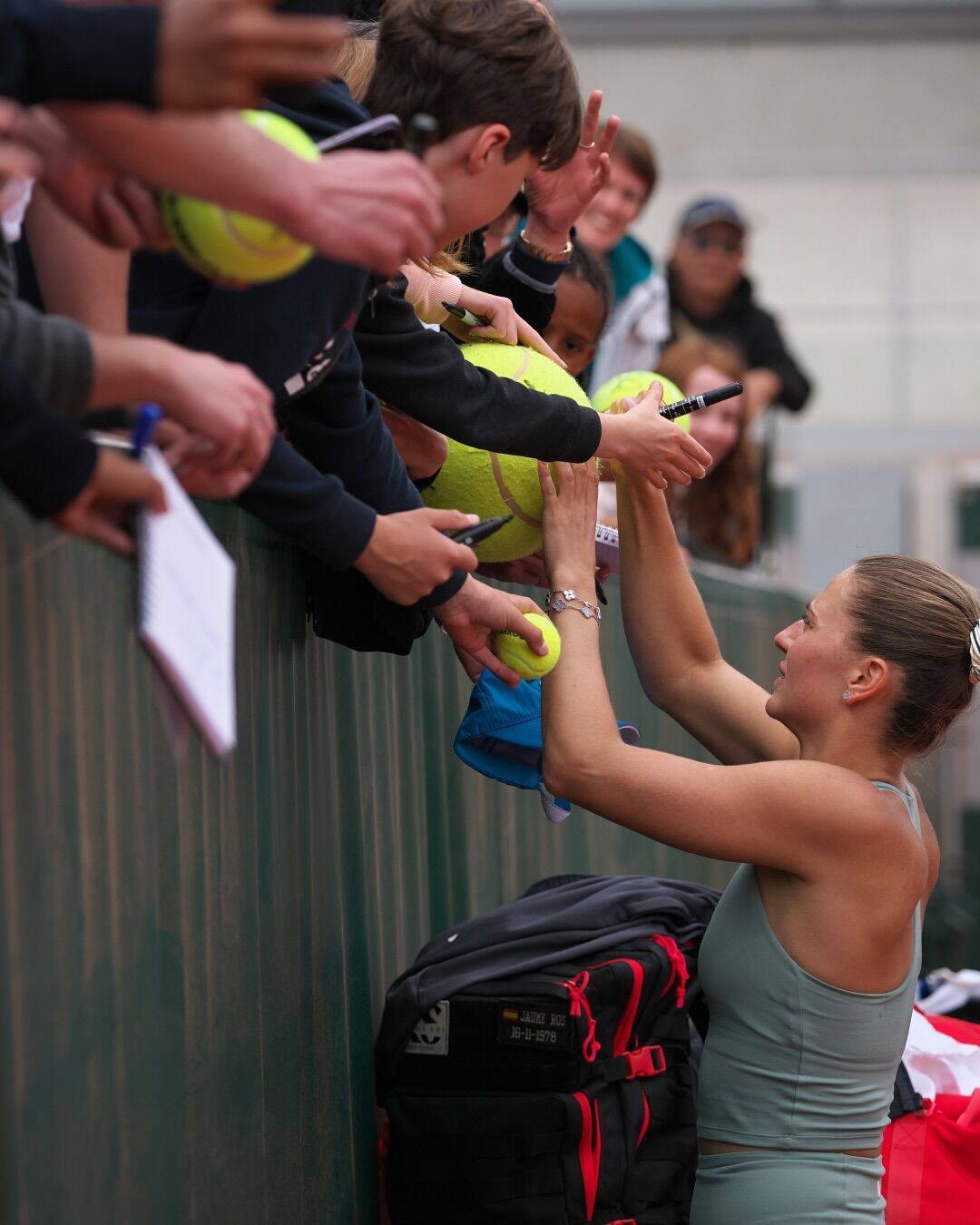 Костюк в обтягивающей форме произвела фурор своим видом перед стартом Roland Garros. Фотофакт