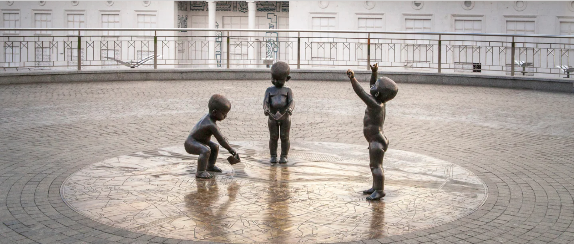 В Киеве малышей-основателей одели в образы князей ко Дню города. Фото