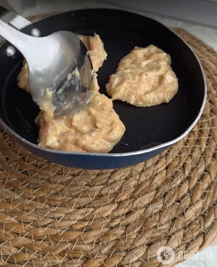 Сочные куриные оладьи для детей: готовятся проще обычных котлет