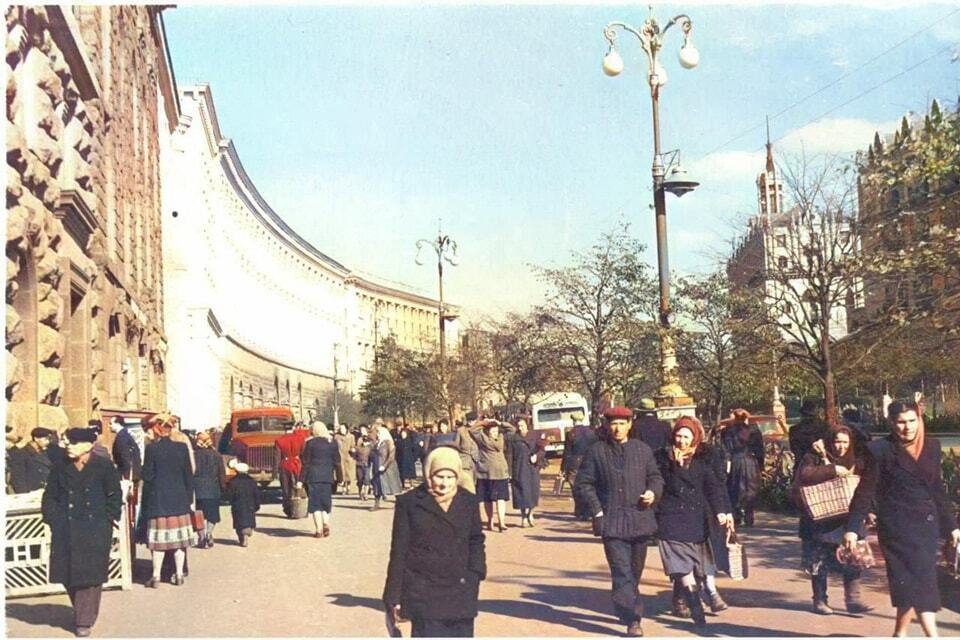 У мережі пригадали, який вигляд мав відновлений після Другої світової війни Хрещатик у Києві в 1957 році. Фото
