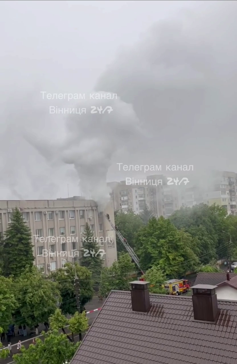 У Вінниці сталася пожежа у приміщенні ТЦК: з'явилися подробиці. Відео