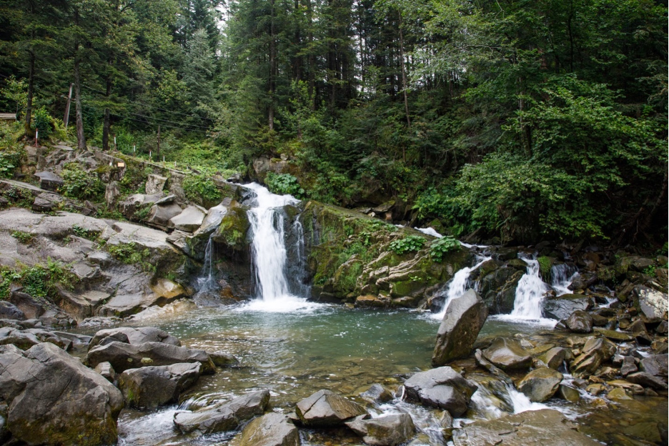 7 водоспадів Карпат: легенди, рекорди, маршрути