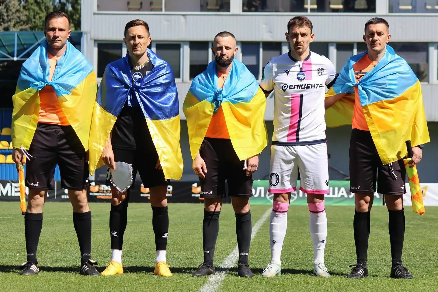 Український футболіст відмовився співати гімн України і брати синьо-жовтий прапор, пояснивши свій вчинок