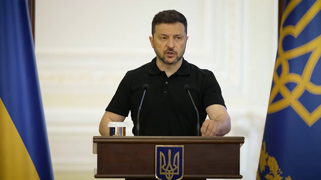 "Всюди, де найважче, задіяні наші ССО": Зеленський нагородив українських захисників в День Сил спеціальних операцій. Відео