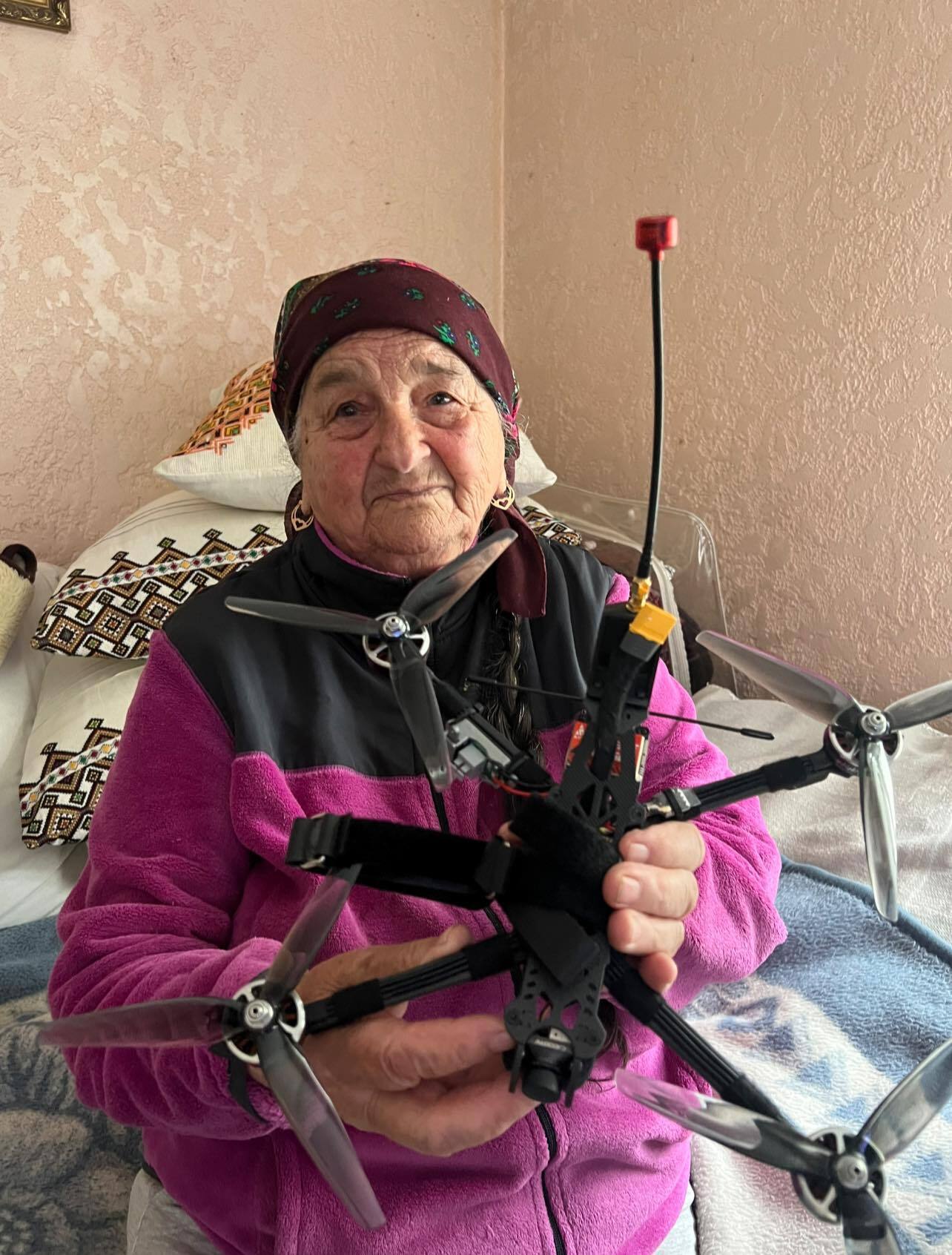 90-річна Марія Скіцко зі Снятина задонатила 12 тисяч на дрон