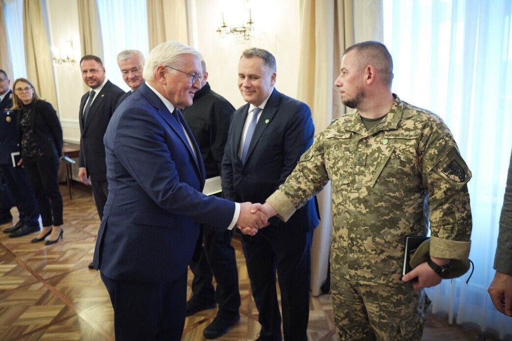 Німеччина продовжить підтримку України: Зеленський у Берліні зустрівся з президентом Штайнмаєром. Фото й відео