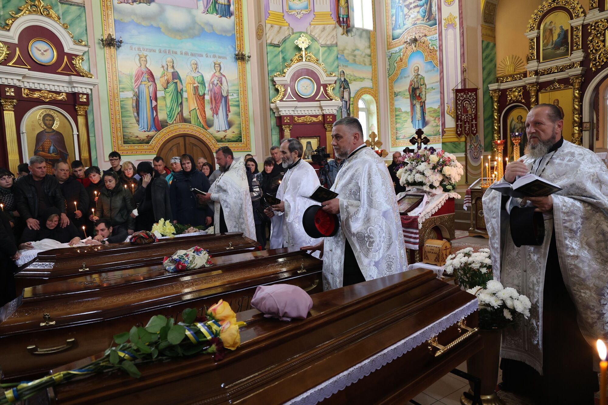 "Непоправна втрата для всіх": на Хмельниччині попрощалися з чотирма людьми, яких РФ вбила ракетним ударом. Фото