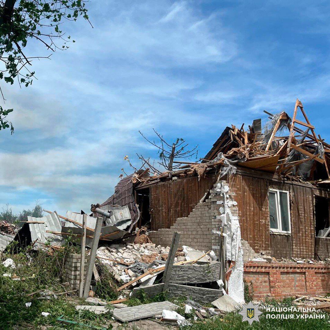 Окупанти вдарили по Харківщині дронами: є жертва та семеро поранених, серед них – 4-річна дівчинка. Фото та відео