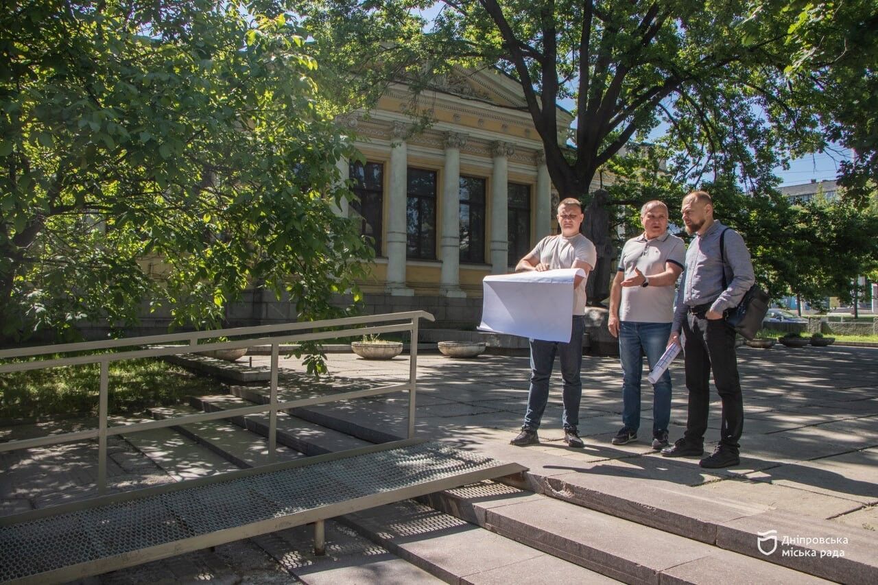 У Дніпрі розробляють деталі першого безбар’єрного маршруту в межах флагманського проєкту "Рух без бар’єрів"