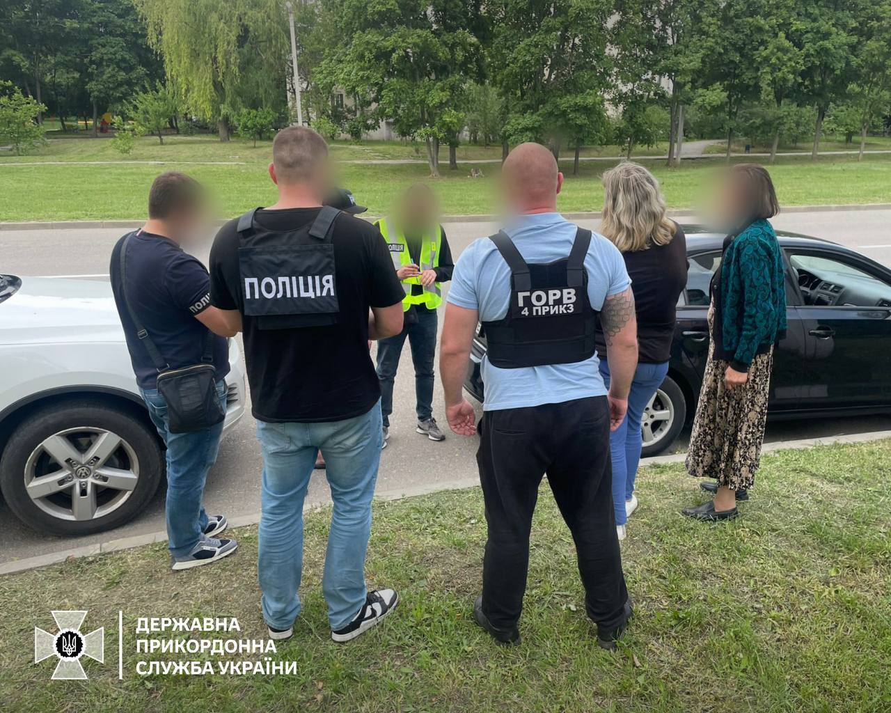 "Одружу й вивезу": на Харківщині викрили жінку, яка оформляла фіктивні шлюби для виїзду за кордон. Фото