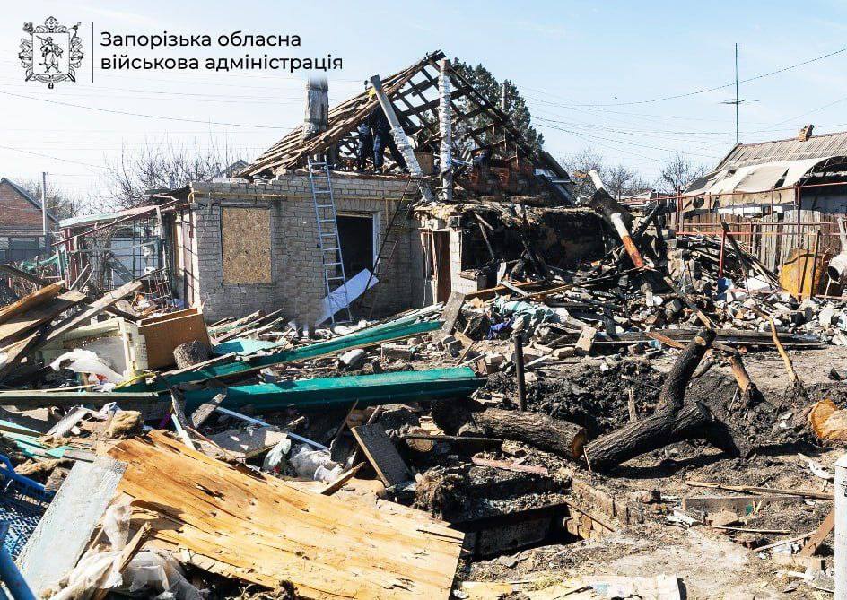 Росія вдарила авіабомбами по Запорізькій області: є загиблі та постраждалі, пошкоджено будинки. Фото