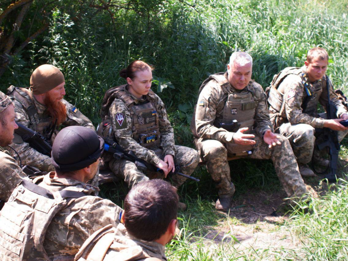 "Не кидаємо своїх у "м'ясорубку": Наєв розповів про пріоритет збереження життя захисників  на фронті та підготовку бійців