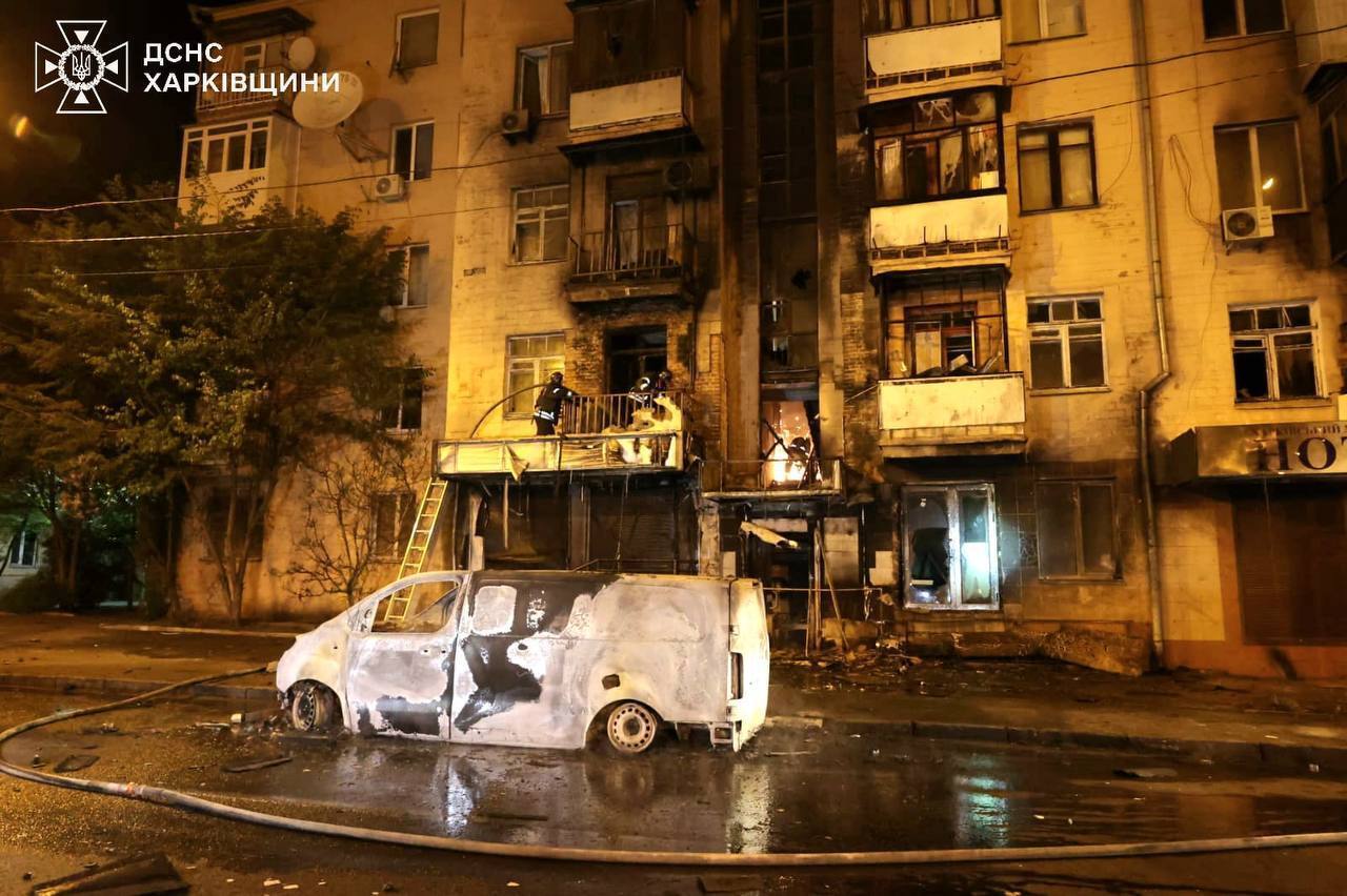 Росія атакувала Харків "Шахедами": постраждалих уже понад пів сотні, пошкоджено будинки. Фото і відео