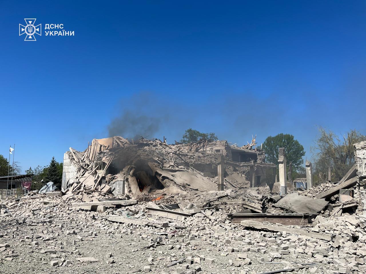 Окупанти скинули КАБ на будівлю ДСНС на Харківщині