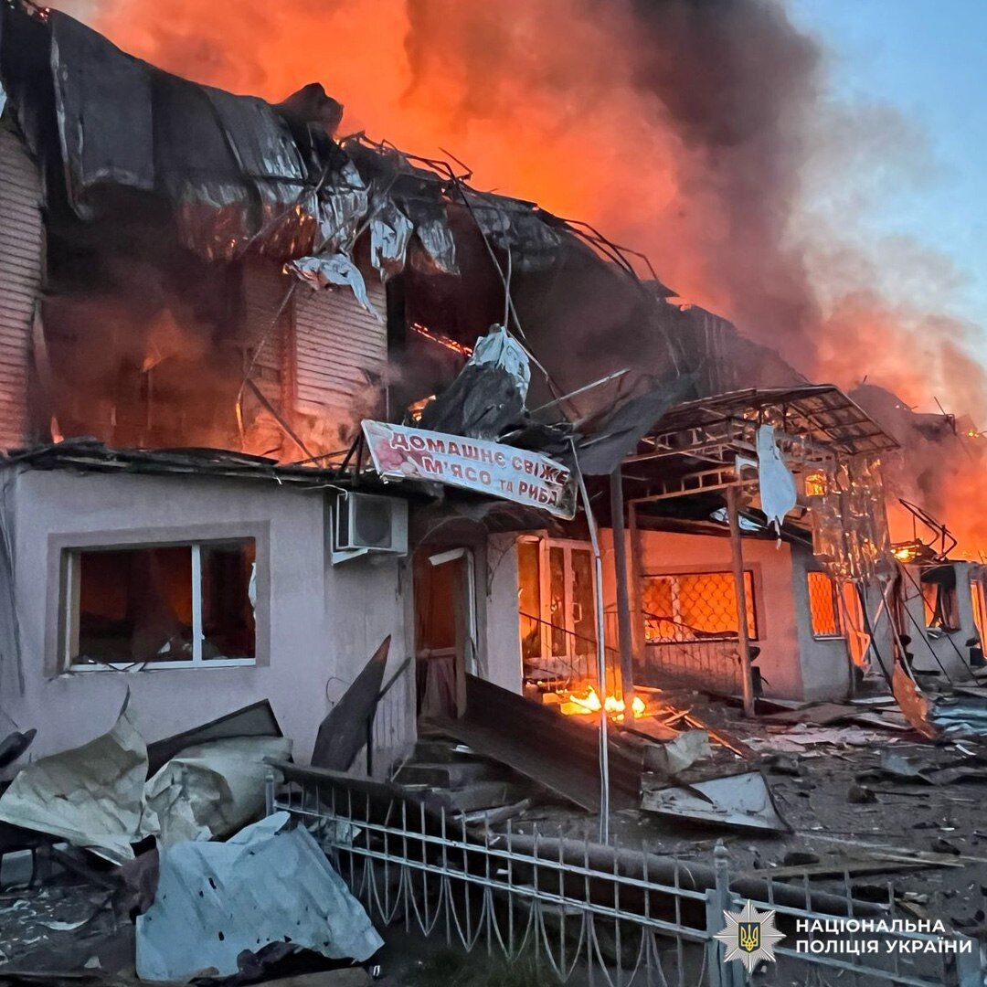 Що відбувалося у Харкові та області після нічної атаки "Шахедами": рятувальники та поліція показали фото