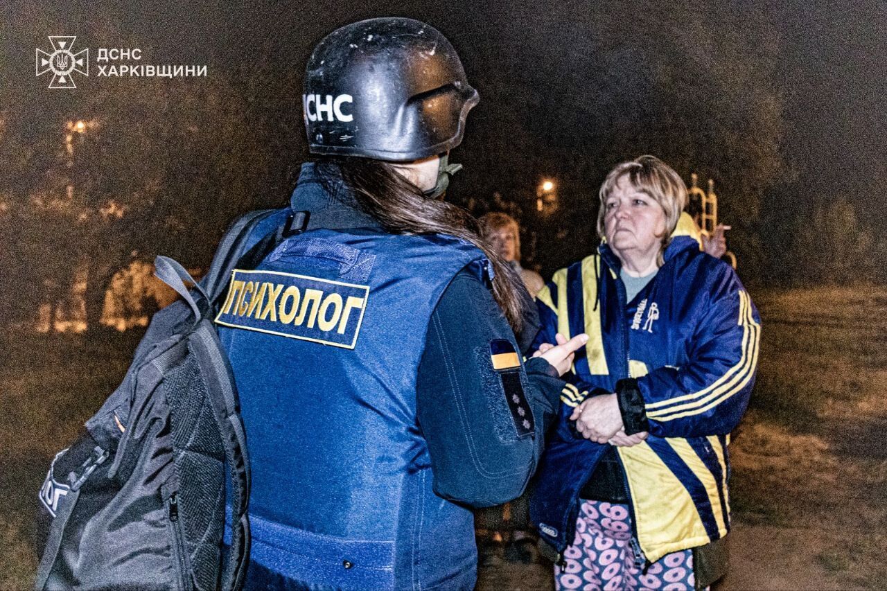 Що відбувалося у Харкові та області після нічної атаки "Шахедами": рятувальники та поліція показали фото