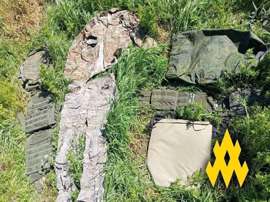 Переодеты в гражданское: под Херсоном с позиций сбежала группа российских солдат, есть интересный факт. Фото
