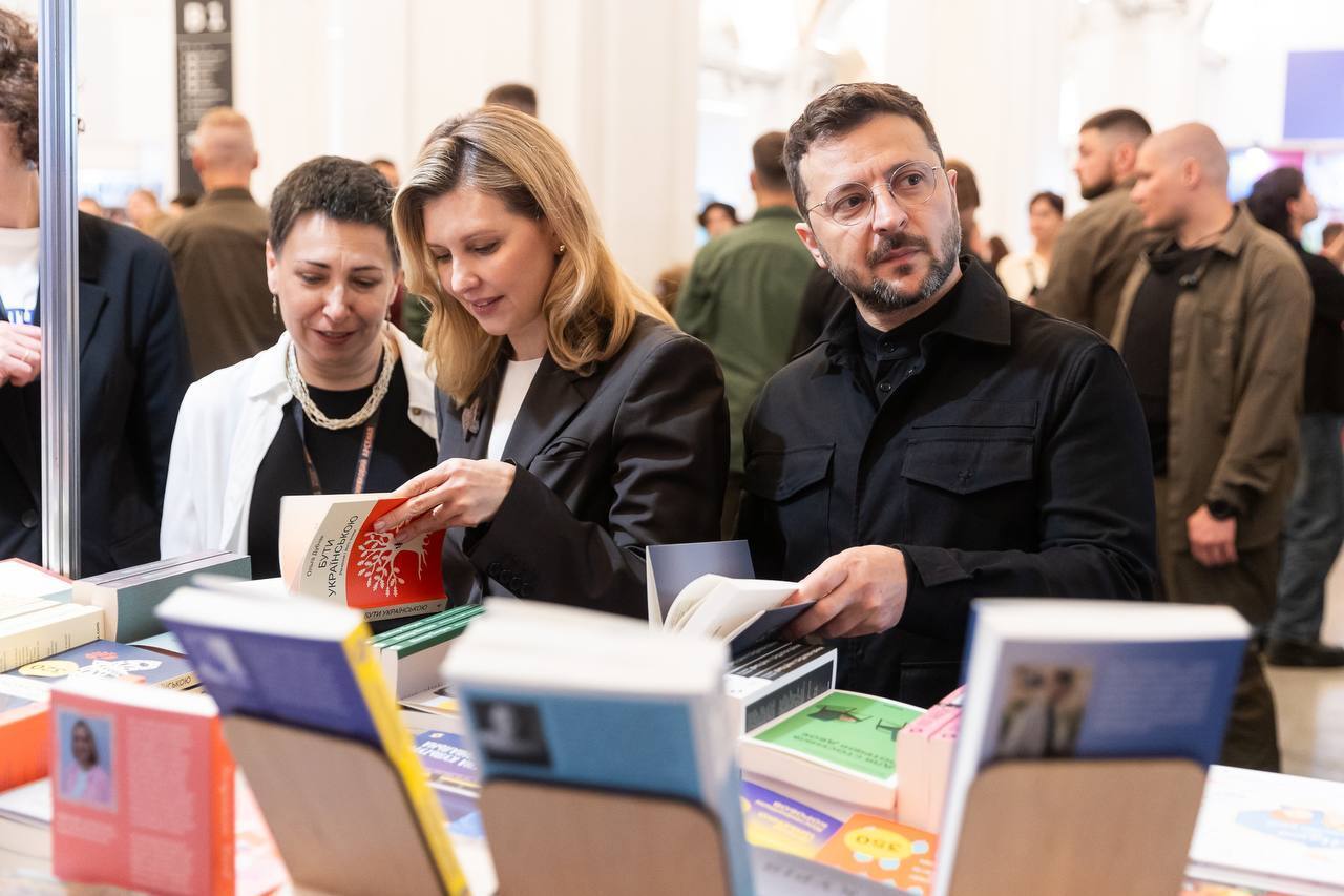 Книжковий Арсенал 2025 - Зеленський на Арсеналі