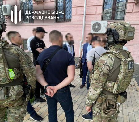 У Києві затримали ексзаступника голови Вищого господарського суду України: у чому його підозрюють. Фото