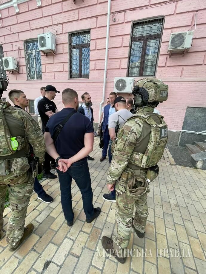 У Києві затримали ексзаступника голови Вищого господарського суду України: у чому його підозрюють. Фото